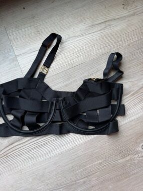 NWOT Victoria's Secret Black Strappy Cage Underwire Bra